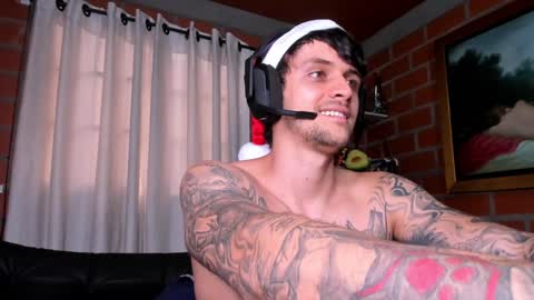 Snapshot of daniele_bunny chatting on 12.23.24 Daniele Bunny online show from 12.23.24