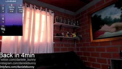 Snapshot of daniele_bunny chatting on 01.21.25 Daniele Bunny online show from 01.21.25