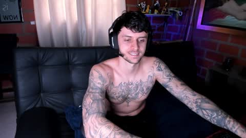 Snapshot of daniele_bunny chatting on 01.28.25 Daniele Bunny online show from 01.28.25