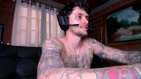Snapshot of daniele_bunny chatting on 02.18.25 Daniele Bunny online show from 02.18.25