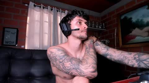 Snapshot of daniele_bunny chatting on 02.19.25 Daniele Bunny online show from 02.19.25