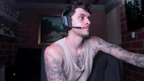 Snapshot of daniele_bunny chatting on 10.19.25 Daniele Bunny online show from 10.19.25