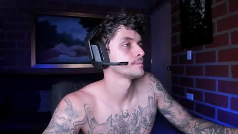 Snapshot of daniele_bunny chatting on 10.21.25 Daniele Bunny online show from 10.21.25