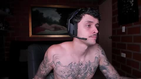 Snapshot of daniele_bunny chatting on 10.22.25 Daniele Bunny online show from 10.22.25