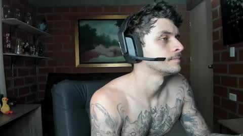 Snapshot of daniele_bunny chatting on 10.26.25 Daniele Bunny online show from 10.26.25