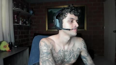 Snapshot of daniele_bunny chatting on 10.29.25 Daniele Bunny online show from 10.29.25