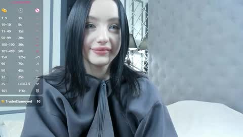 Mia online show from 12.21.25