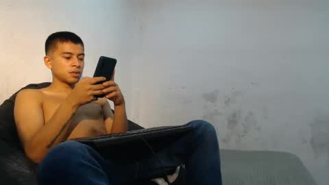 Snapshot of danielitopapii chatting on 12.19.24 danielitopapii online show from 12.19.24