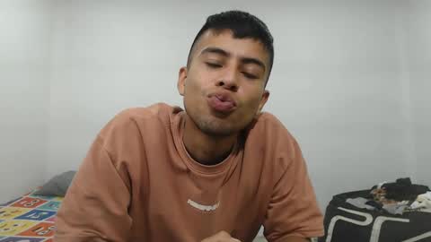 Snapshot of danielitopapii chatting on 02.13.25 danielitopapii online show from 02.13.25