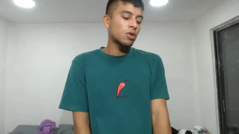 Snapshot of danielitopapii chatting on 02.18.25 danielitopapii online show from 02.18.25