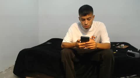 Snapshot of danielitopapii chatting on 02.21.25 danielitopapii online show from 02.21.25