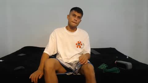 Snapshot of danielitopapii chatting on 02.21.25 danielitopapii online show from 02.21.25