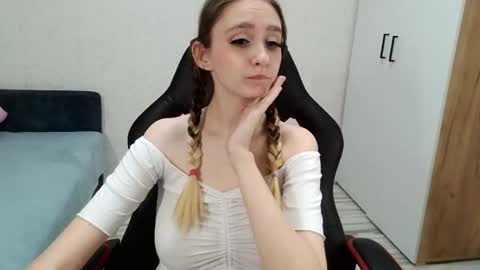 Daniella Martin online show from 12.04.24