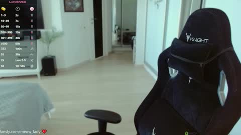 Snapshot of danielle_dunn chatting on 10.20.25 Danny online show from 10.20.25