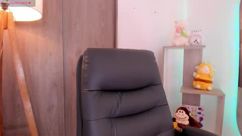 Danielle Rose online show from 10.15.25