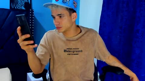 Snapshot of danii_scot chatting on 12.18.24 Dani online show from 12.18.24