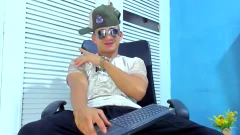 Snapshot of danii_scot chatting on 02.10.25 Dani online show from 02.10.25
