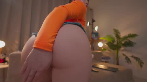 Snapshot of danii_xoxo chatting on 02.21.26 online show from 02.21.26