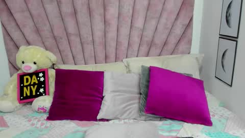 DaniiBelluci  online show from 03.25.26