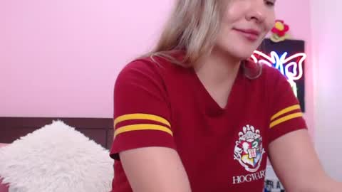 Snapshot of danika_bellaa chatting on 12.17.24 K A R O L online show from 12.17.24