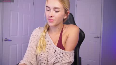 Hi my name is Anna. Please say hello I like to chat with you. If u have request use Tip option .Thank you online show from 01.28.25