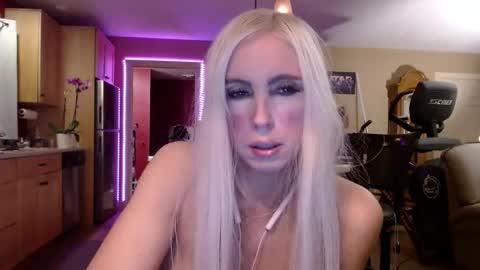 DanikaWhite69 online show from 12.08.24