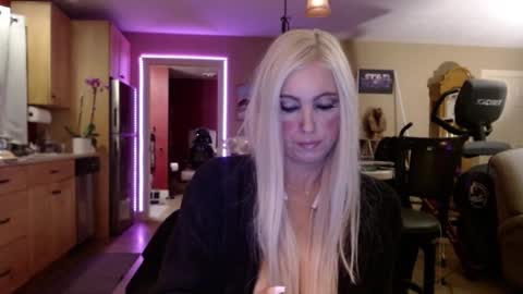 DanikaWhite69 online show from 12.10.24