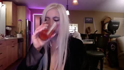 DanikaWhite69 online show from 12.14.24