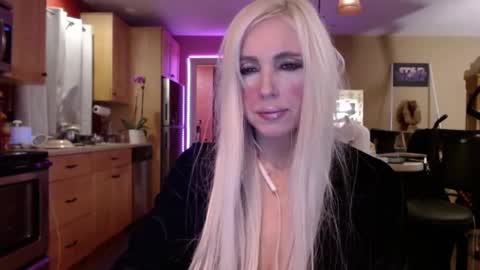 DanikaWhite69 online show from 12.16.24