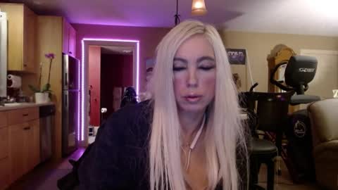 DanikaWhite69 online show from 12.26.24