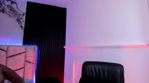 Dani Phonenix online show from 10.24.25