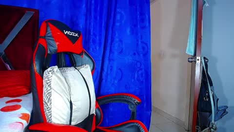 danisabrownn online show from 04.03.26