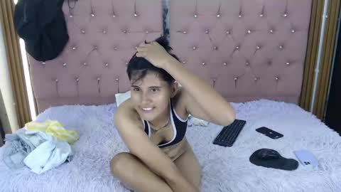 Danniela y Victoria online show from 05.19.26