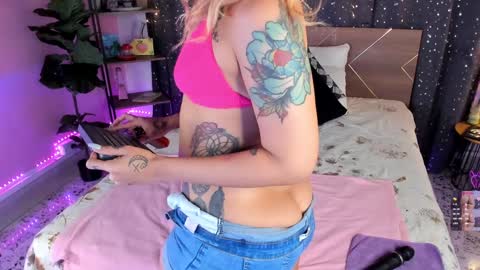 Dannacastle online show from 12.27.24