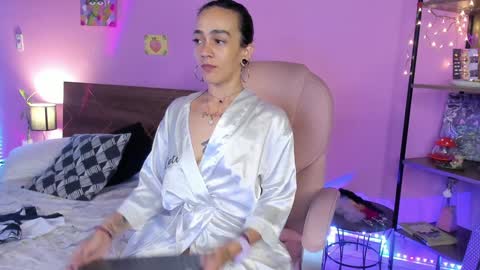 Dannacastle online show from 02.05.25