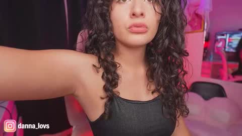 Danna Lovs online show from 10.27.25