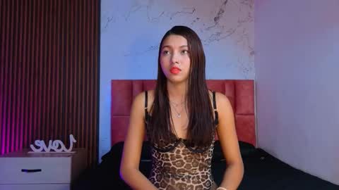 Snapshot of danna_peters chatting on 10.20.25 danna_peters online show from 10.20.25