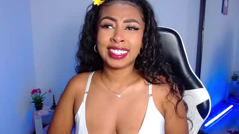 Snapshot of danna_schmidt23 chatting on 02.07.25 Danna online show from 02.07.25