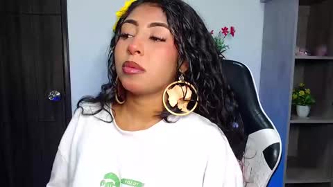 Snapshot of danna_schmidt23 chatting on 10.01.25 Danna online show from 10.01.25