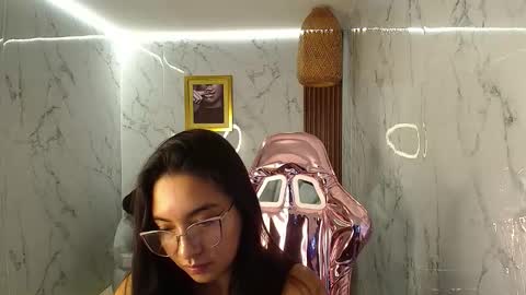 Snapshot of danna_sweet_s chatting on 10.20.25 danna_sweet_s online show from 10.20.25