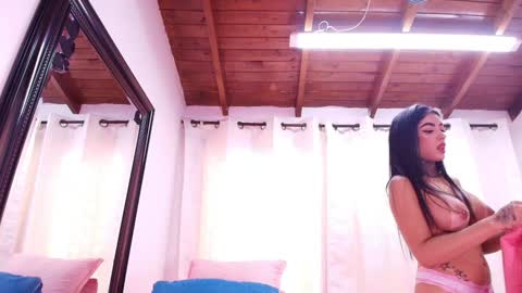 Snapshot of dannaberlin chatting on 01.10.25 Danna Berlin  online show from 01.10.25