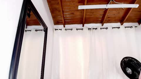 Snapshot of dannaberlin chatting on 02.18.25 Danna Berlin  online show from 02.18.25