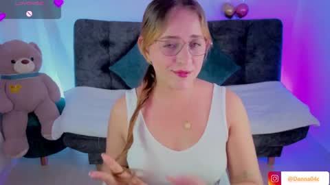 Snapshot of dannacouper_ chatting on 04.11.26 Danna online show from 04.11.26