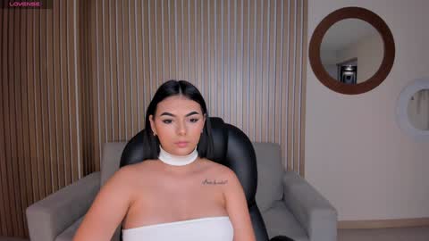 Danna Gibbs online show from 12.04.24