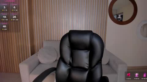 Danna Gibbs online show from 12.06.24
