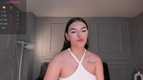 Danna Gibbs online show from 02.04.25
