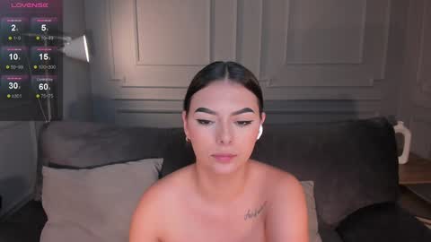 Danna Gibbs online show from 02.04.25