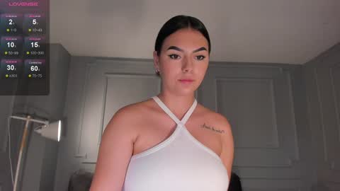 Danna Gibbs online show from 02.05.25
