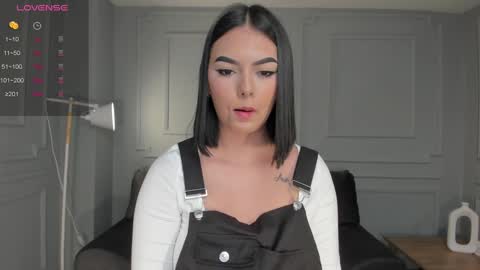 Danna Gibbs online show from 02.05.25