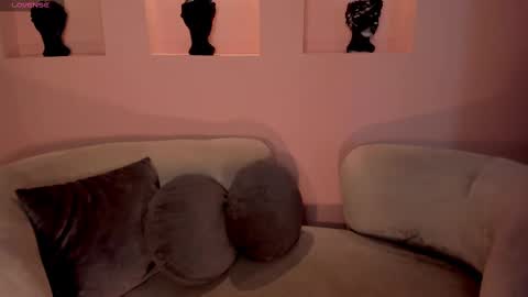 Danna Gibbs online show from 03.12.25